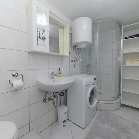 Happy Apartment